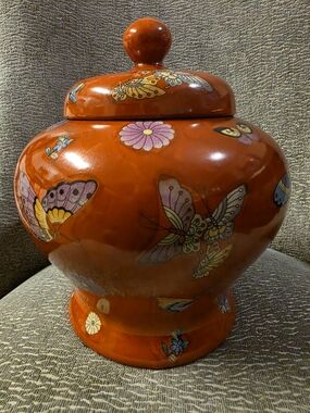 Beautiful Butterfly And Floral Ginger Jar/Cookie Jar Ceramic Made In China
